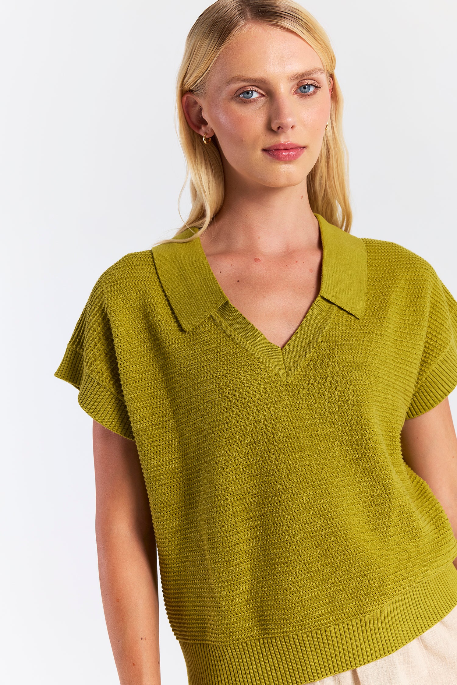 RIPPLED V NECK VEST