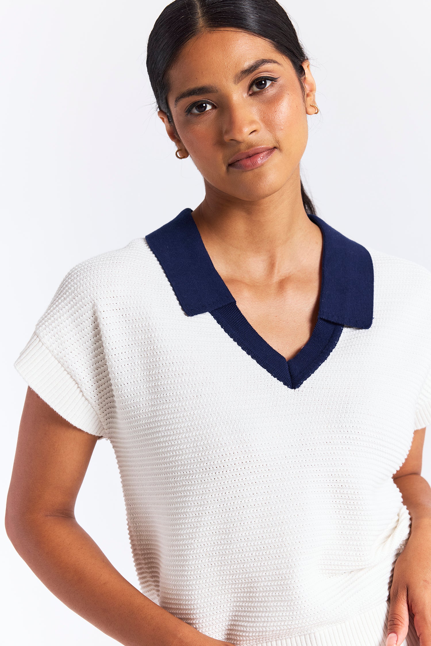 RIPPLED V NECK VEST