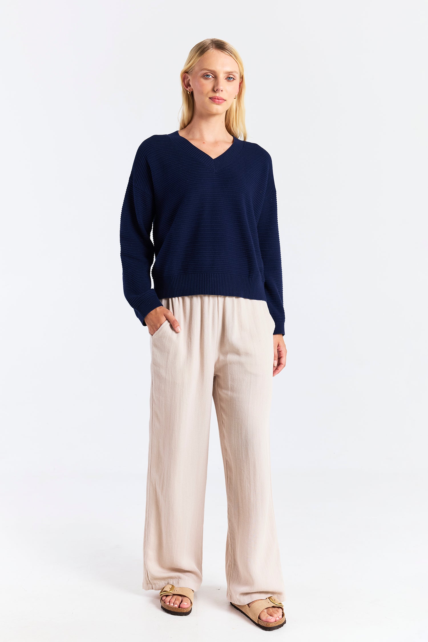 RIPPLED STITCH V NECK