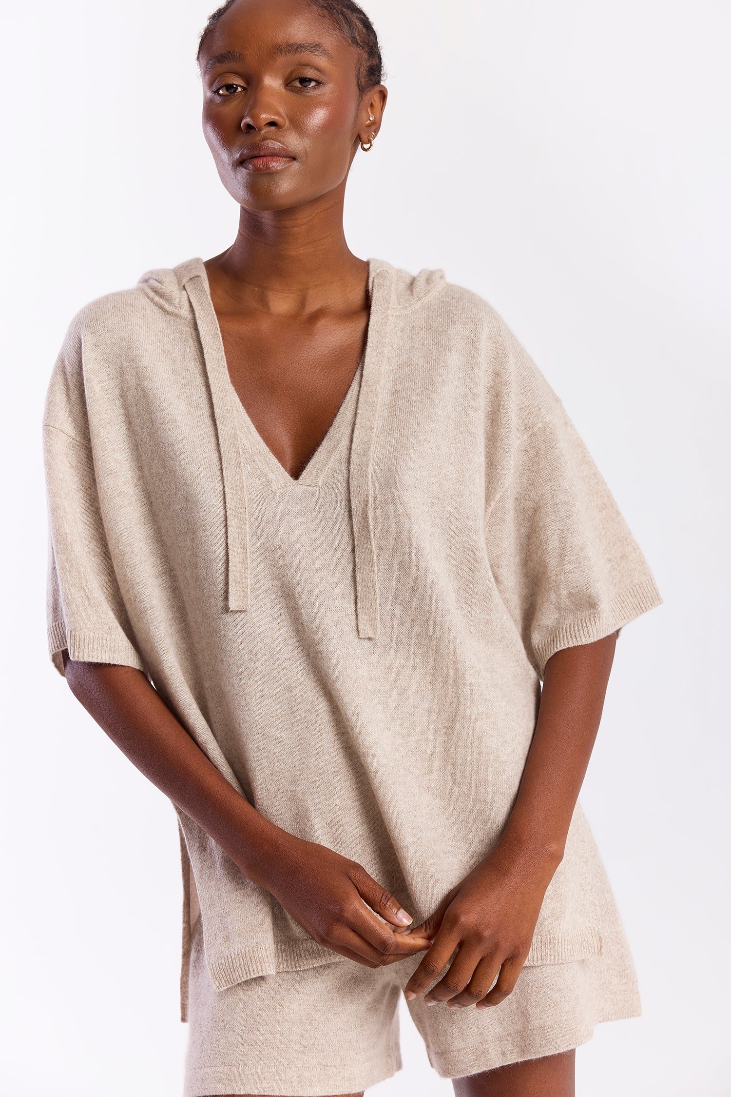 SOLID AURA HOODED CASHMERE TEE