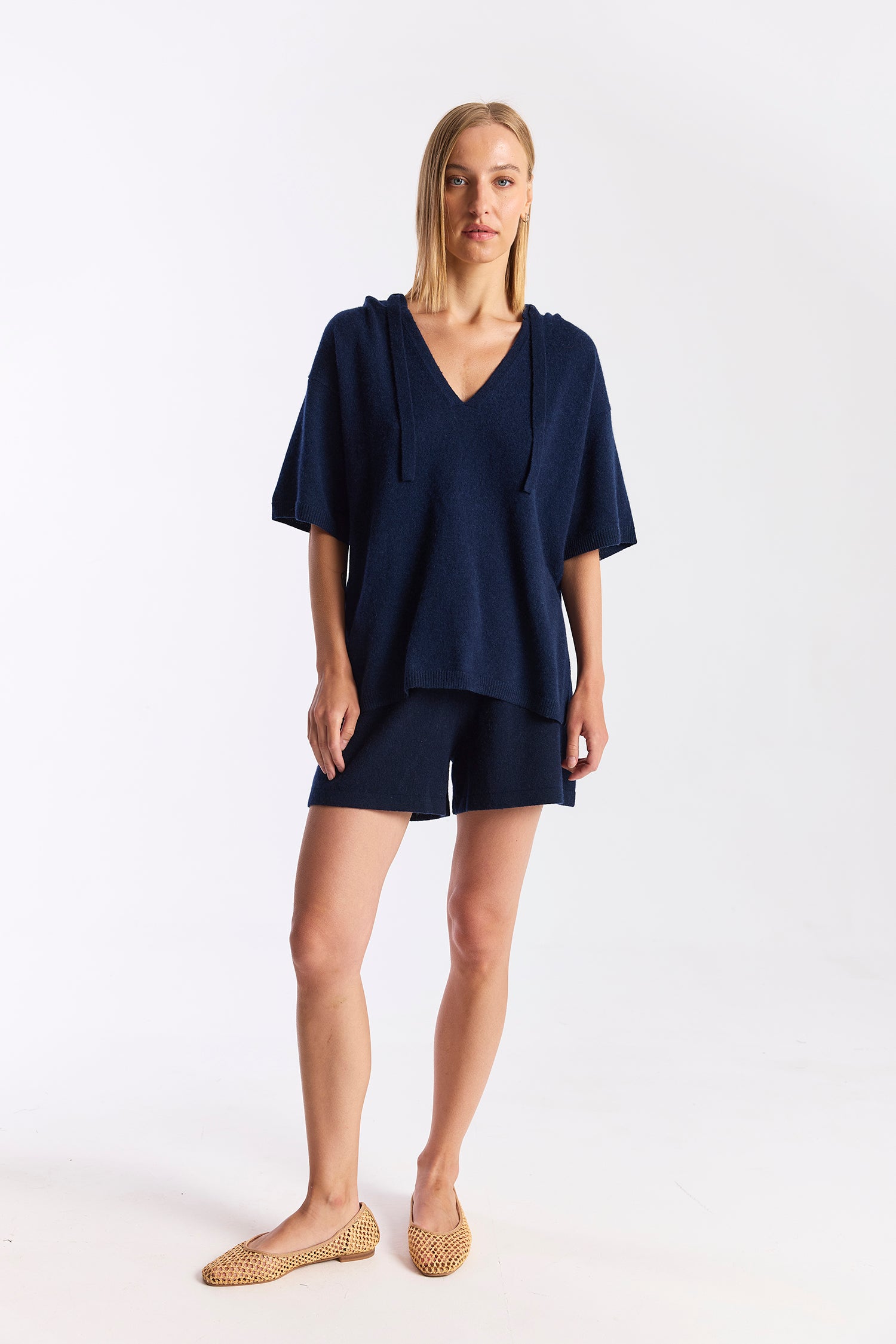 SOLID AURA HOODED CASHMERE TEE