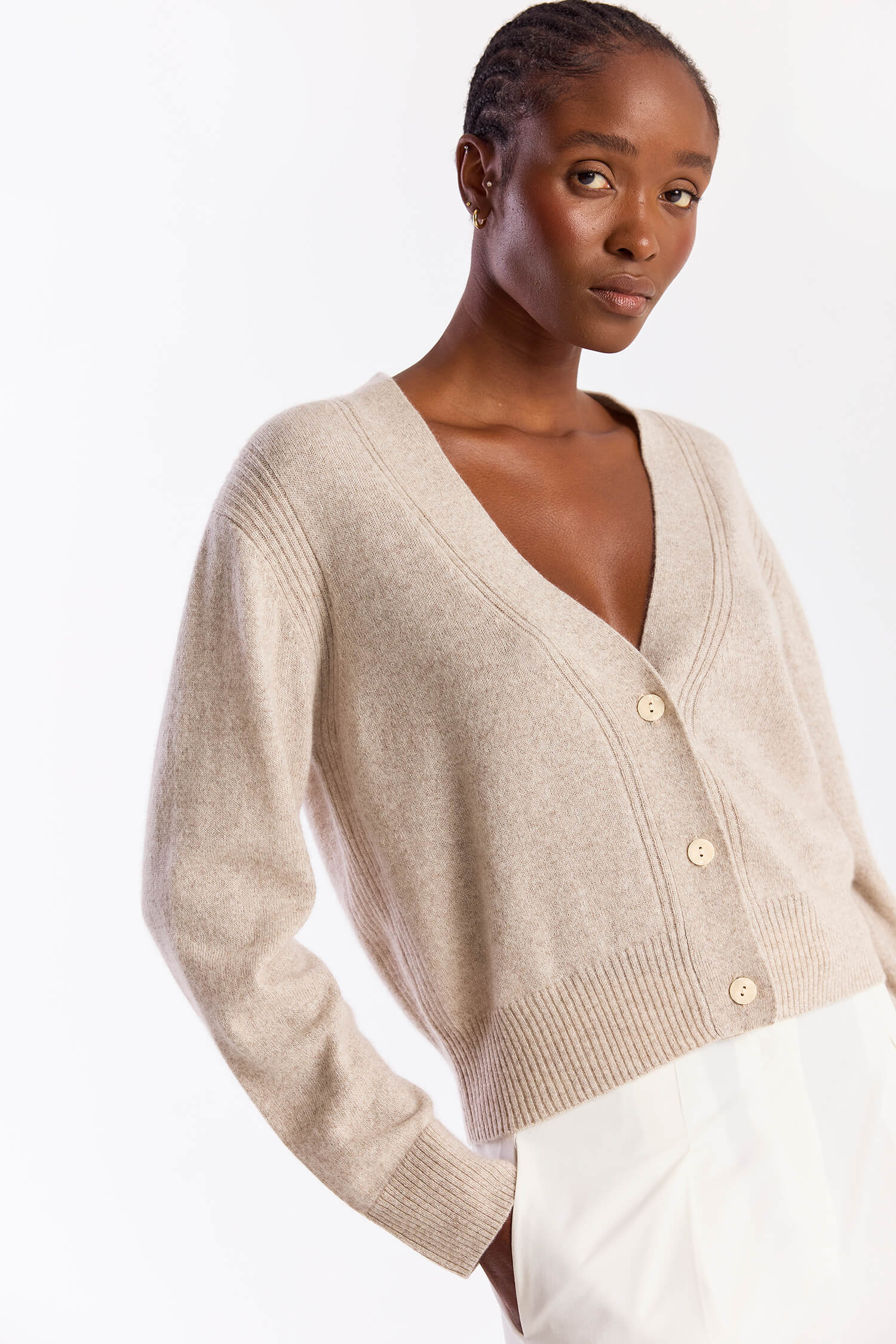 BOXY CROPPED CASHMERE CARDI