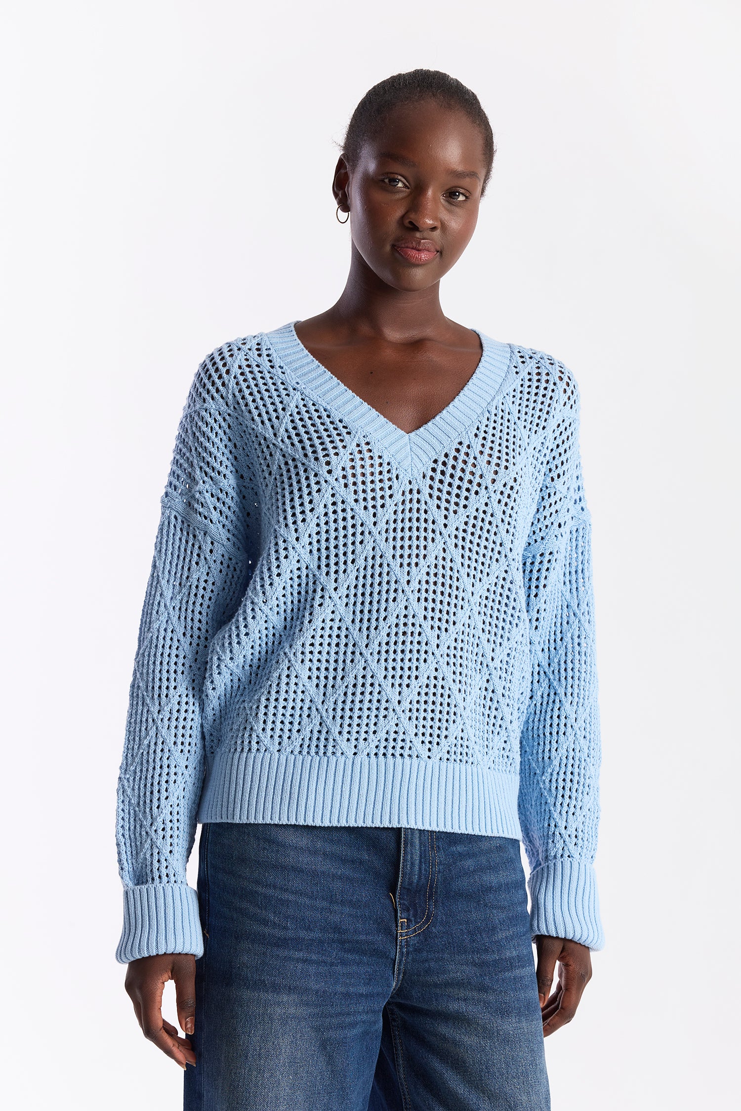 DIAMOND POINTELLE V NECK