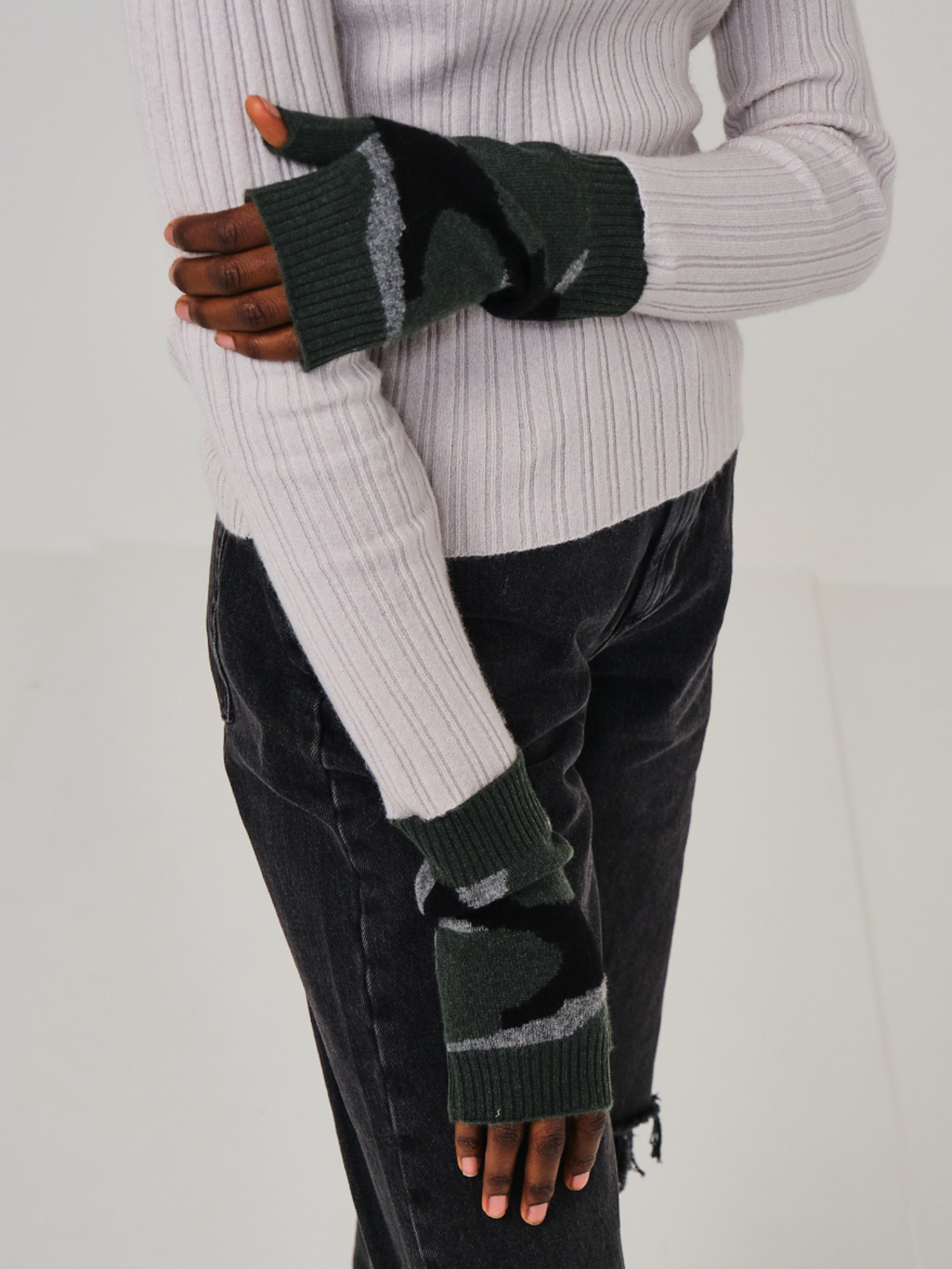 CAMO CASHMERE WRIST WARMER